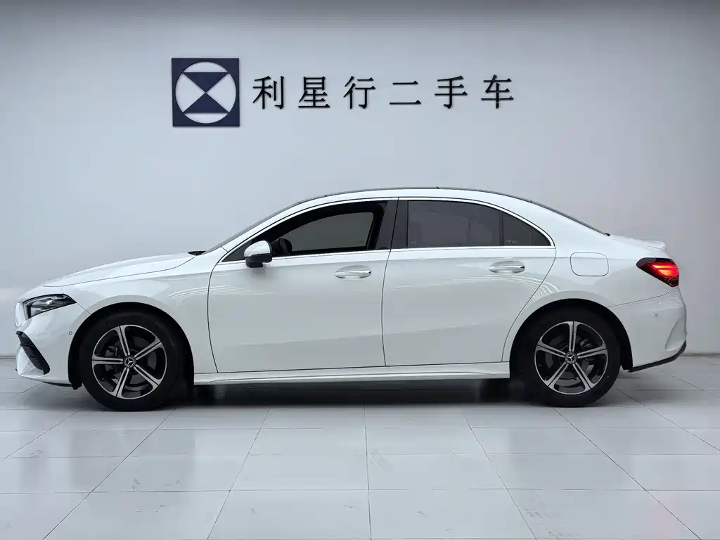Mercedes-Benz Mercedes-Benz A-Class 2023 A 200 L Fashion Edition 2025 - thumbnail 2