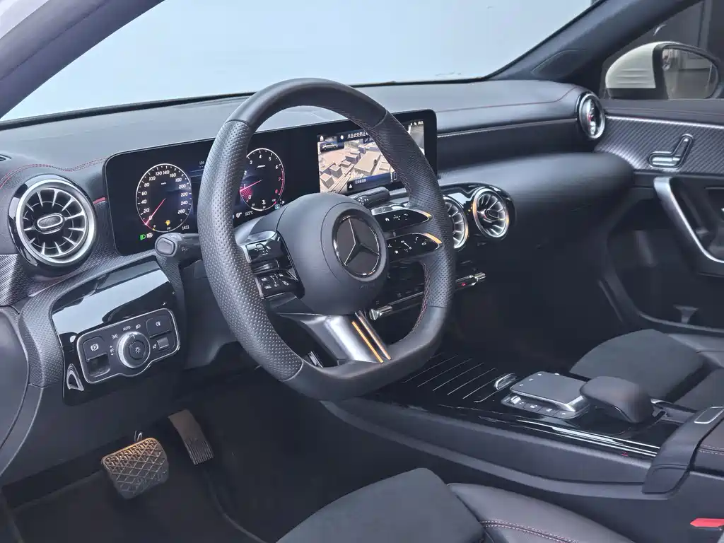 Mercedes-Benz Mercedes-Benz A-Class 2023 A 200 L Fashion Edition 2025 - thumbnail 12