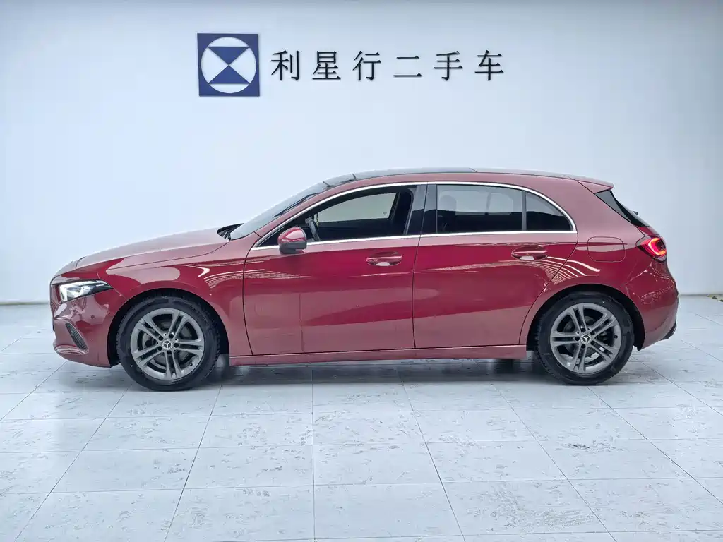 Mercedes-Benz Mercedes-Benz A-Class 2019 A 200 Sport Edition 2020 - thumbnail 2