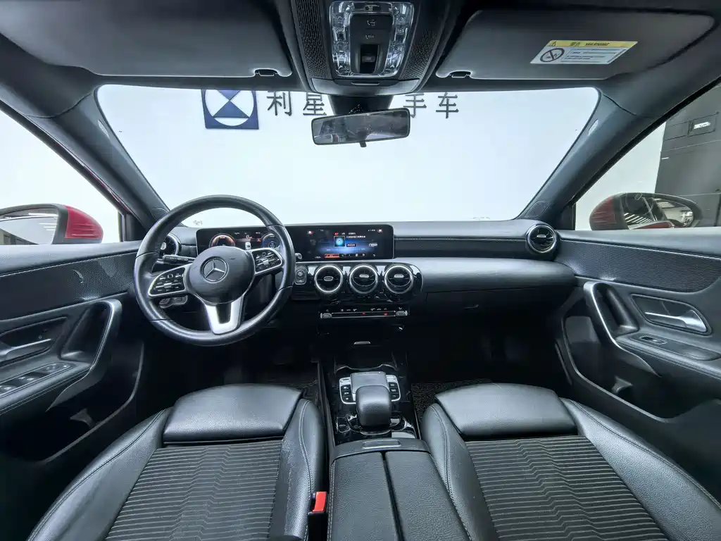 Mercedes-Benz Mercedes-Benz A-Class 2019 A 200 Sport Edition 2020 - thumbnail 11