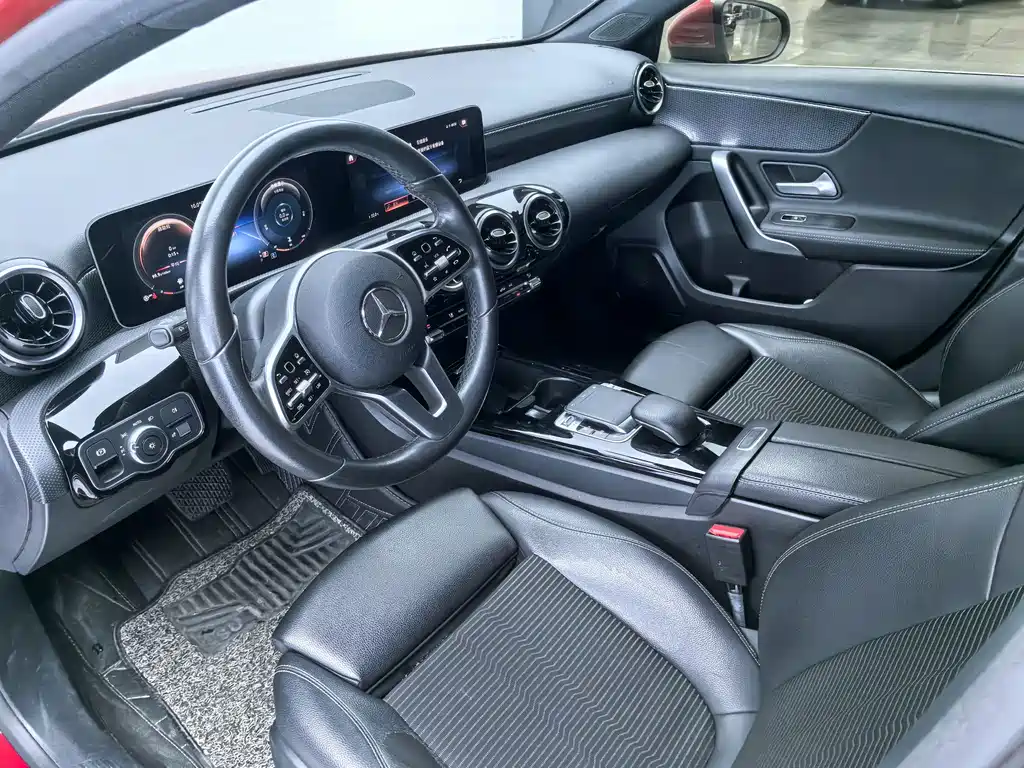 Mercedes-Benz Mercedes-Benz A-Class 2019 A 200 Sport Edition 2020 - thumbnail 12