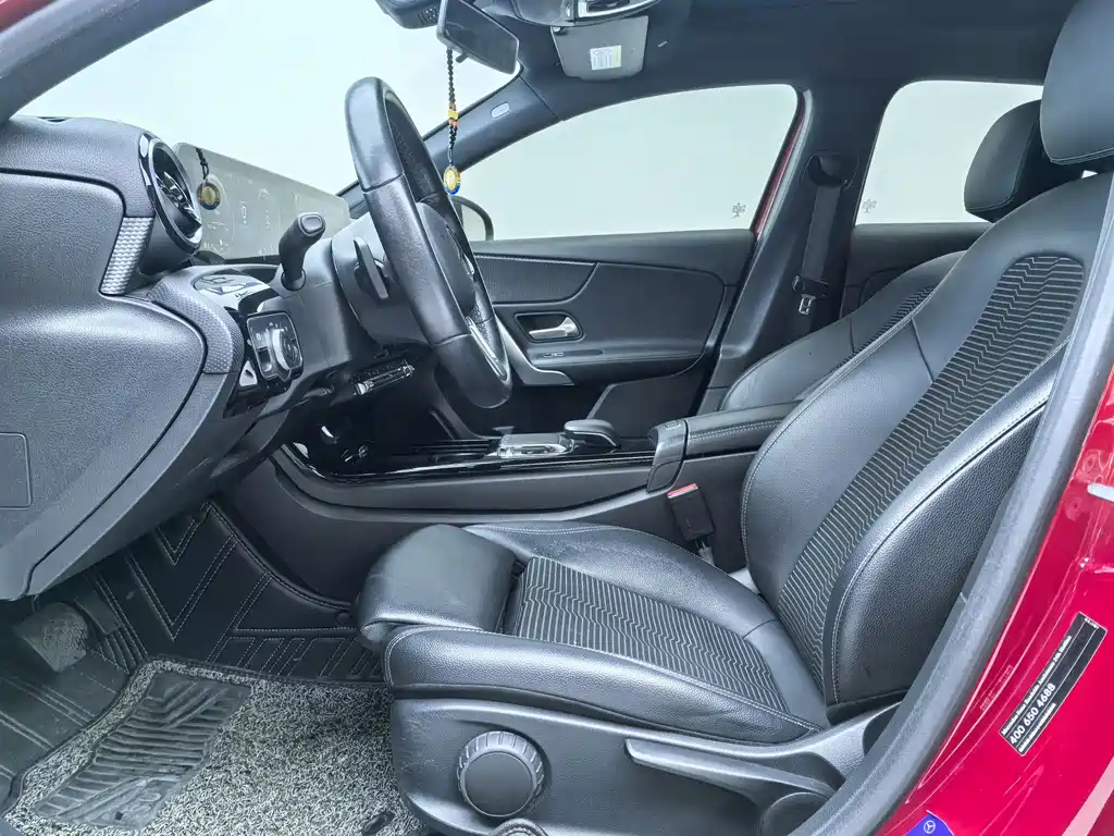 Mercedes-Benz Mercedes-Benz A-Class 2019 A 200 Sport Edition 2020 - thumbnail 14