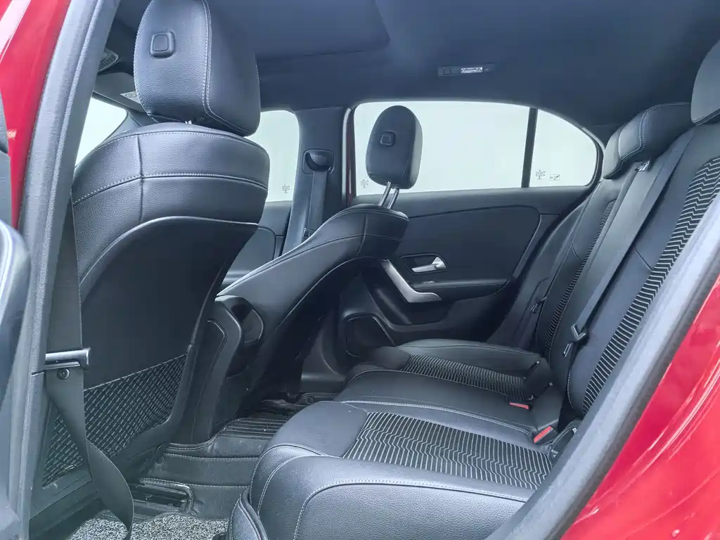 Mercedes-Benz Mercedes-Benz A-Class 2019 A 200 Sport Edition 2020 - thumbnail 15