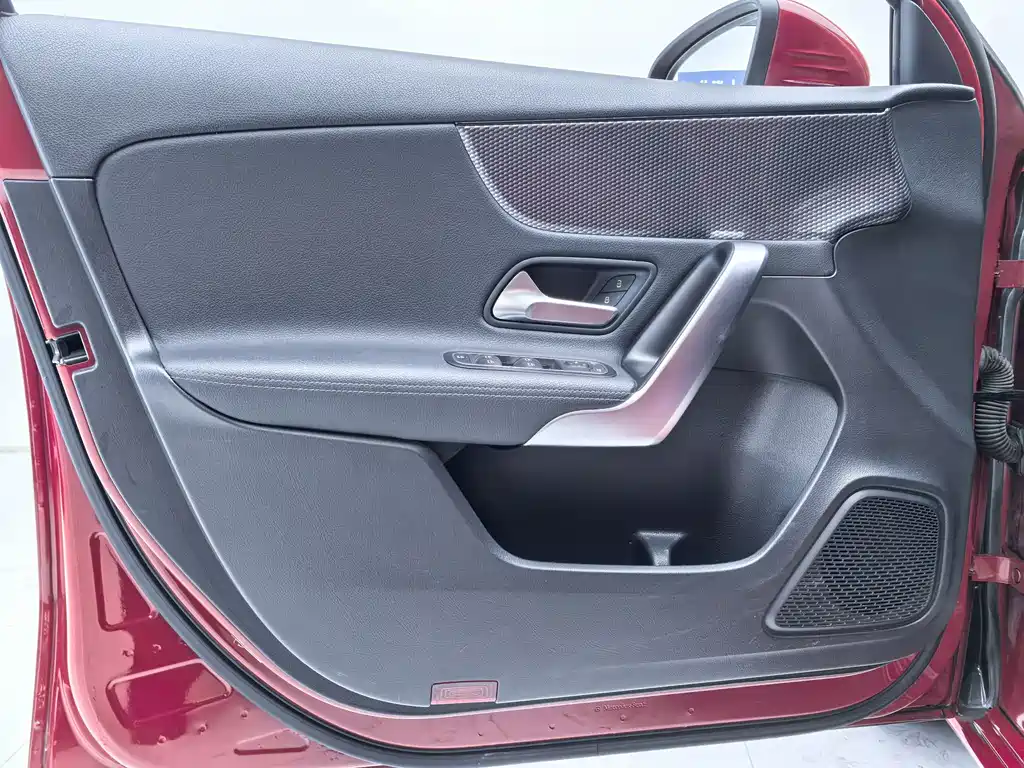 Mercedes-Benz Mercedes-Benz A-Class 2019 A 200 Sport Edition 2020 - thumbnail 16
