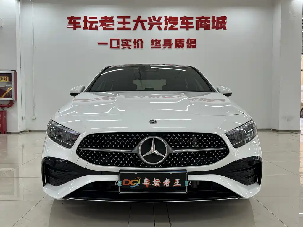Mercedes-Benz Mercedes-Benz A-Class 2023 A 200 L Fashion Edition 2024 - thumbnail 2
