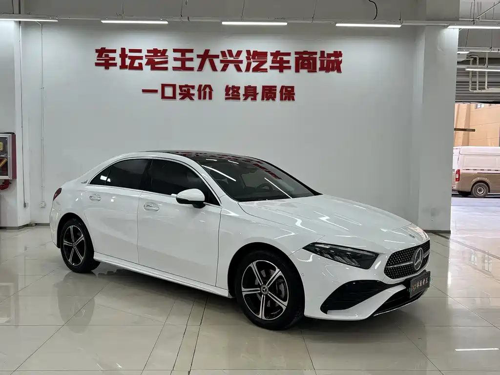 Mercedes-Benz Mercedes-Benz A-Class 2023 A 200 L Fashion Edition 2024 - thumbnail 3
