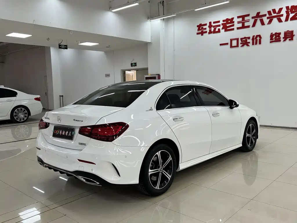 Mercedes-Benz Mercedes-Benz A-Class 2023 A 200 L Fashion Edition 2024 - thumbnail 4