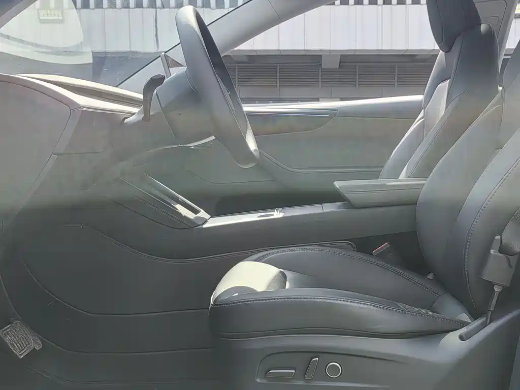 Tesla Model Y 2025 Rear-Wheel Drive 2025 - thumbnail 10