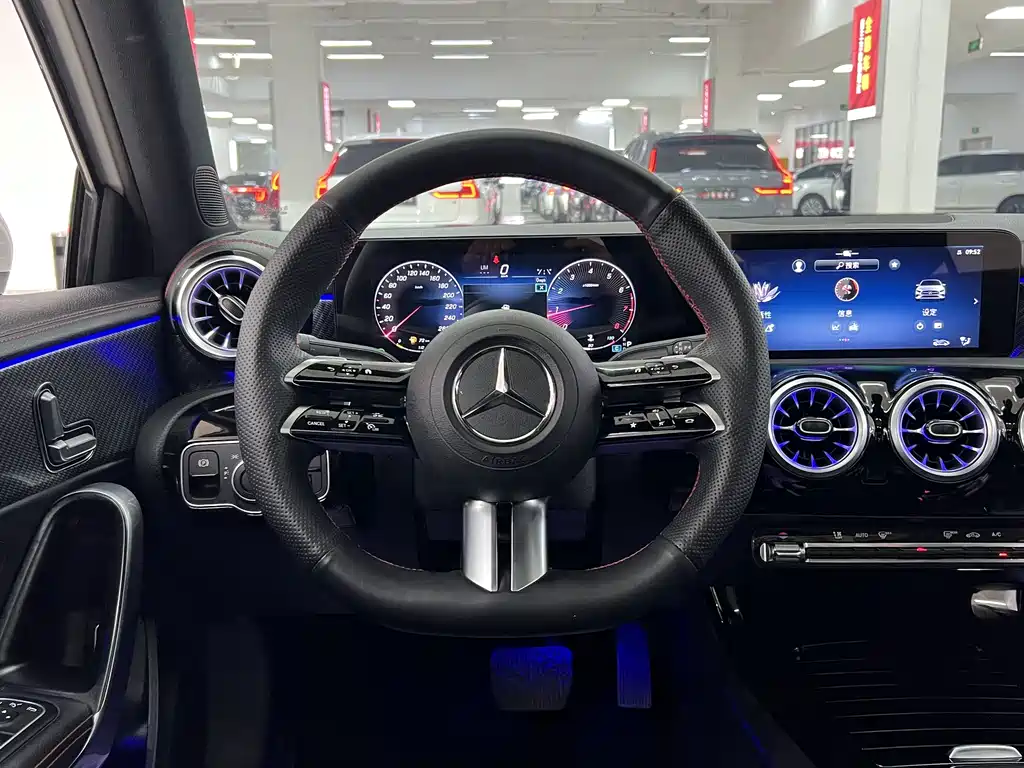 Mercedes-Benz Mercedes-Benz A-Class 2023 A 200 L Fashion Edition 2024 - thumbnail 9