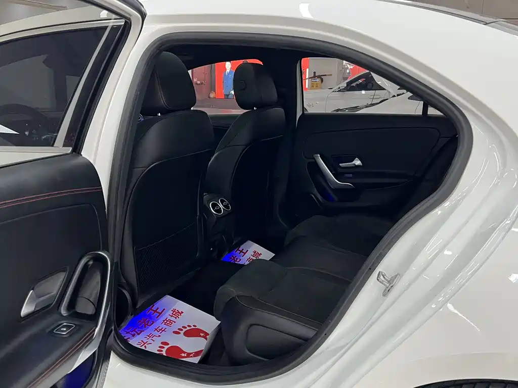 Mercedes-Benz Mercedes-Benz A-Class 2023 A 200 L Fashion Edition 2024 - thumbnail 13