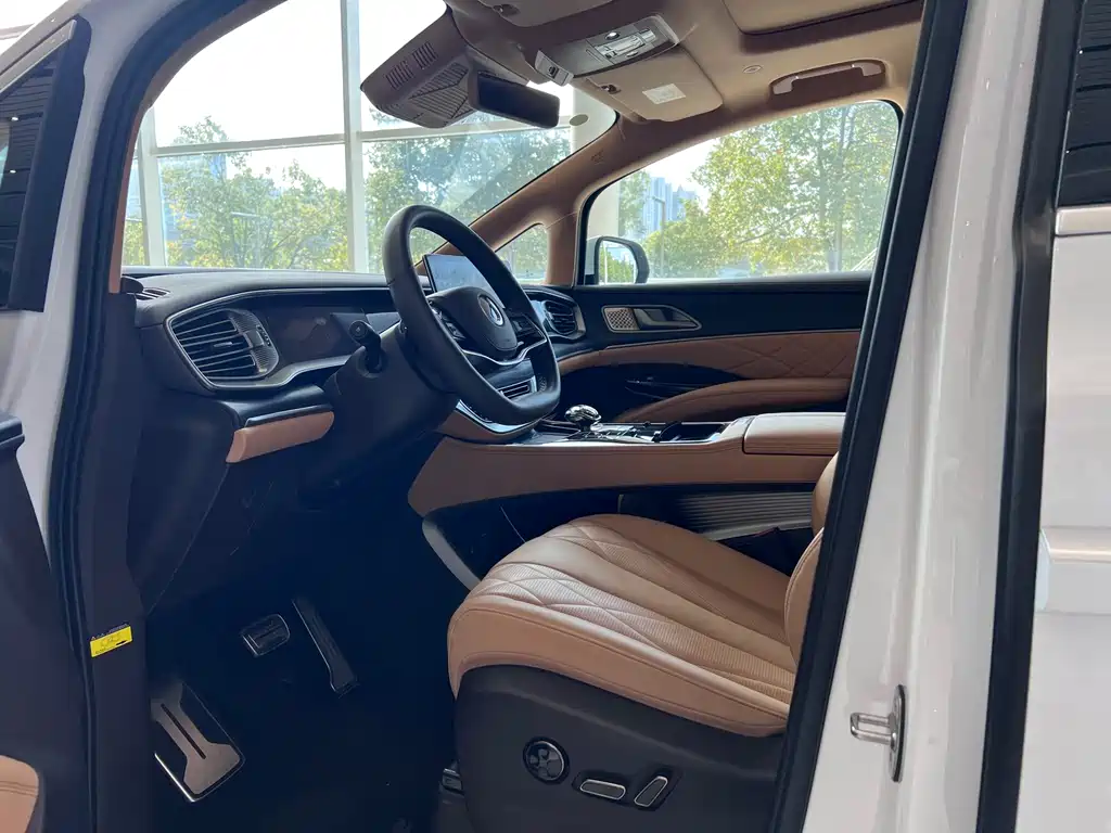 Denza DENZA D9 2025 DM-i Intelligent Driving Edition 1020 AWD Flagship Model 2025 - thumbnail 4