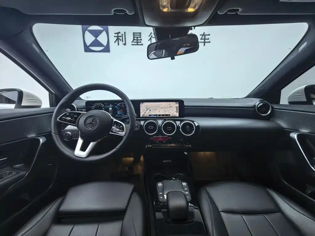 Mercedes-Benz Mercedes-Benz A-Class 2022 A 180 L Sport Sedan 2022 - thumbnail 10