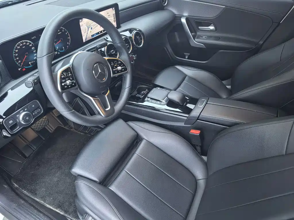 Mercedes-Benz Mercedes-Benz A-Class 2022 A 180 L Sport Sedan 2022 - thumbnail 11