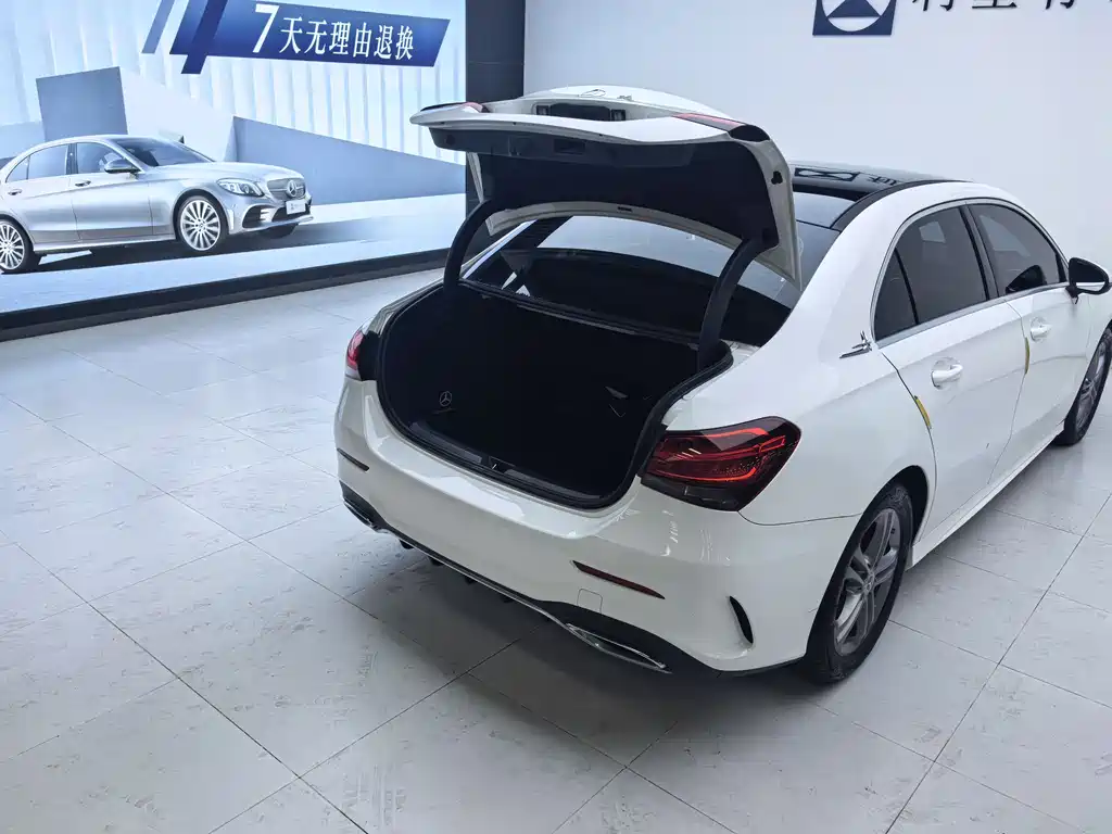 Mercedes-Benz Mercedes-Benz A-Class 2022 A 180 L Sport Sedan 2022 - thumbnail 15