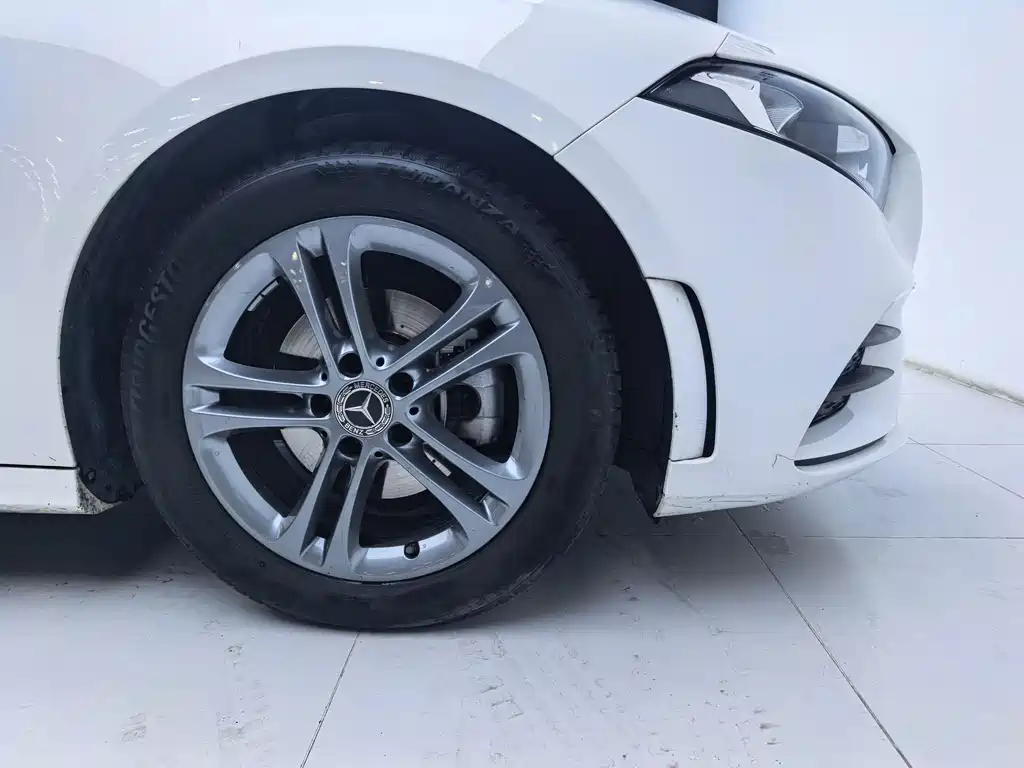 Mercedes-Benz Mercedes-Benz A-Class 2022 A 180 L Sport Sedan 2022 - thumbnail 17