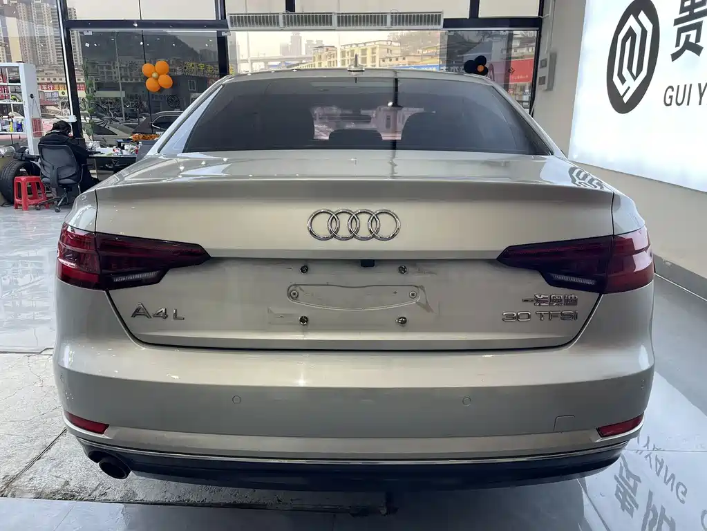 Audi Audi A4L 2018 30th Anniversary Edition 30 TFSI Progressive Model 2018 - thumbnail 16