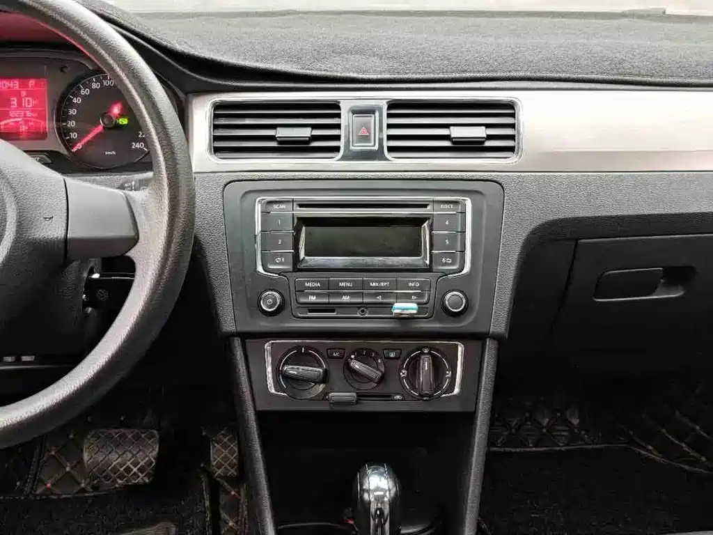 Volkswagen Volkswagen Santana 2015 1.6L Automatic Comfort Edition 2015 - thumbnail 23