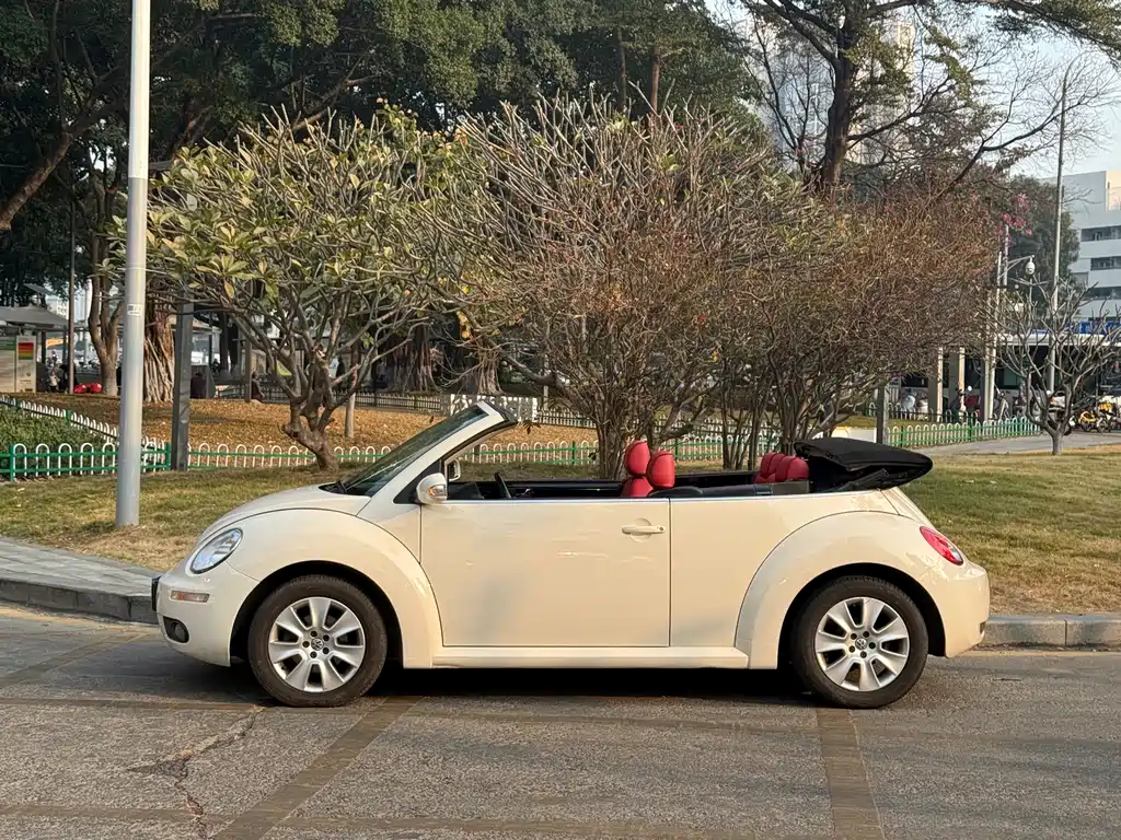 Volkswagen Volkswagen Beetle 2009 2.0 AT Convertible Premium Edition 2009 - thumbnail 3