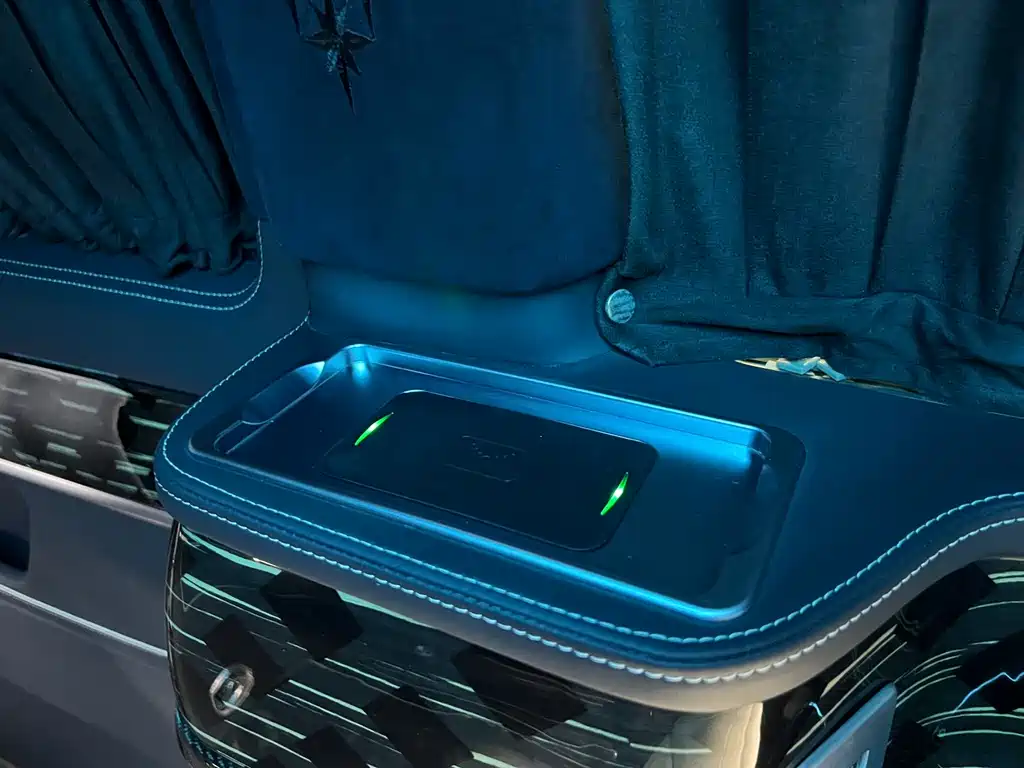 Mercedes-Benz Mercedes-Benz V-Class 2022 V 260 L Long Wheelbase Luxury Edition 2022 - thumbnail 22