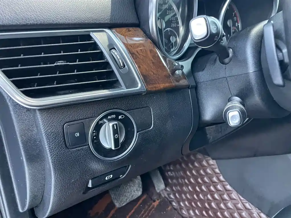 Mercedes-Benz Mercedes-Benz M-Class 2014 ML 400 4MATIC Sport Edition 2015 - thumbnail 7