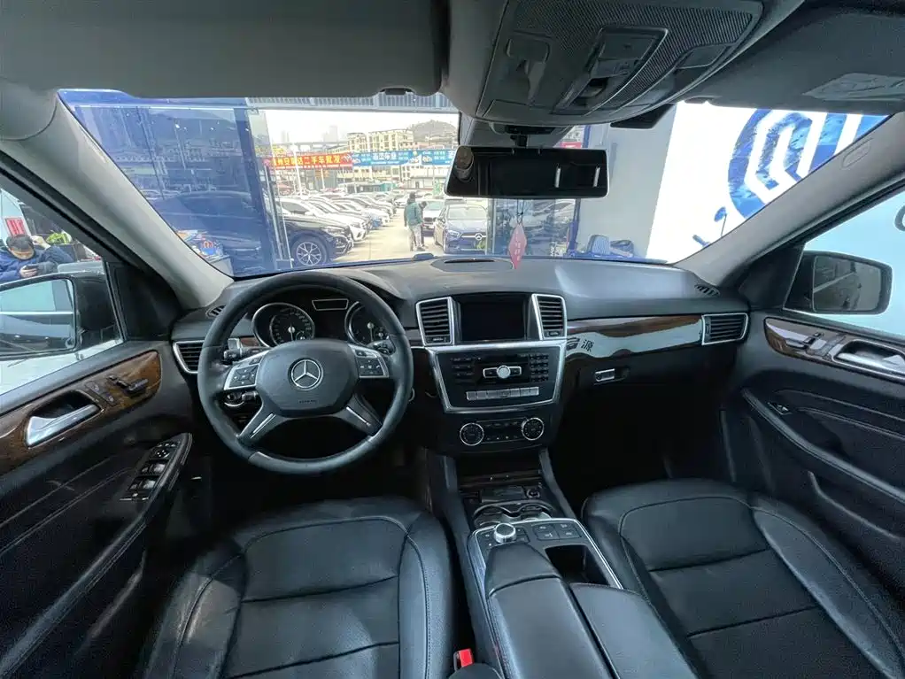 Mercedes-Benz Mercedes-Benz M-Class 2014 ML 400 4MATIC Sport Edition 2015 - thumbnail 14