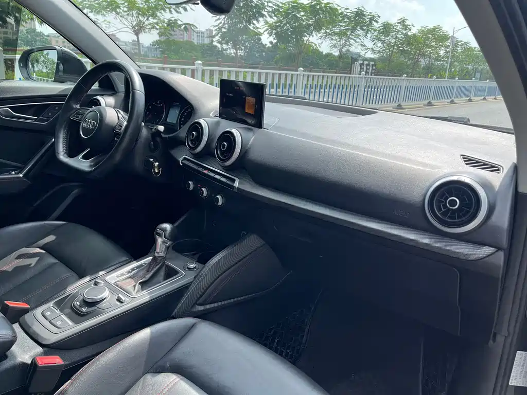 Audi Audi Q2L 2022 35 TFSI Sport Edition 2022 - thumbnail 7