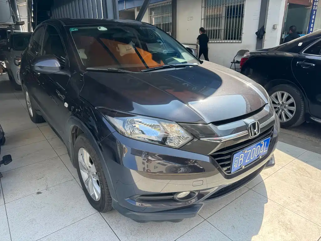 Honda Honda Vezel 2015 1.5L CVT 2WD Comfort Edition 2016 - thumbnail 3