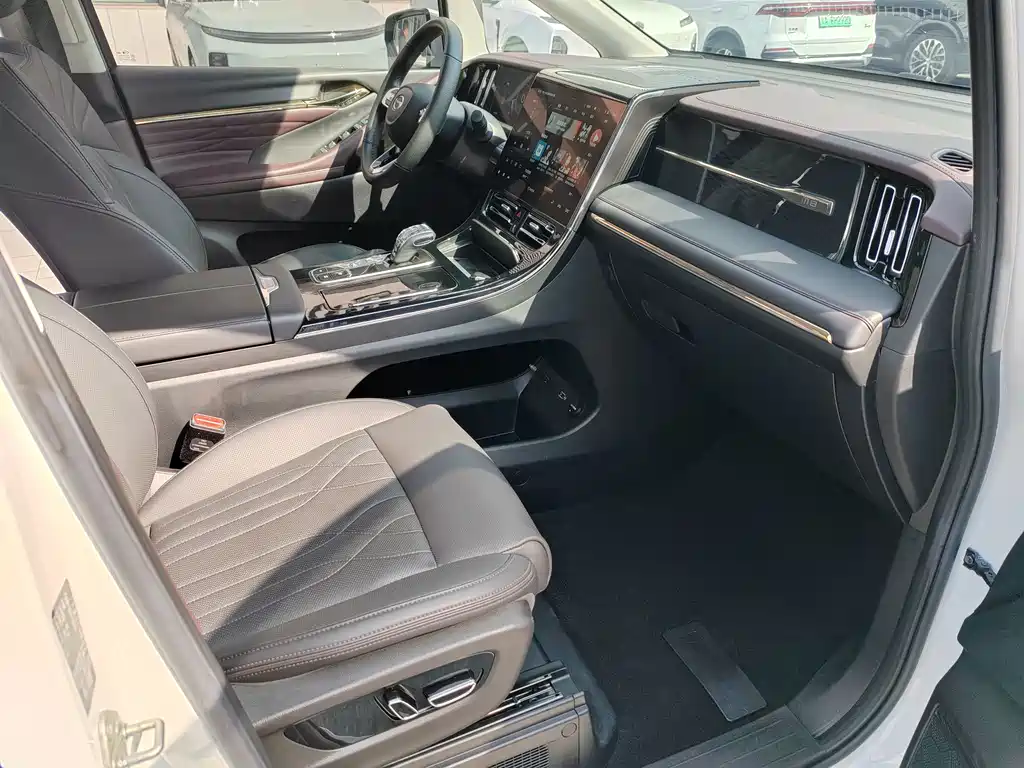 GAC Trumpchi GAC Trumpchi M8 2024 Master Series 400T Supreme Edition 2023 - thumbnail 6