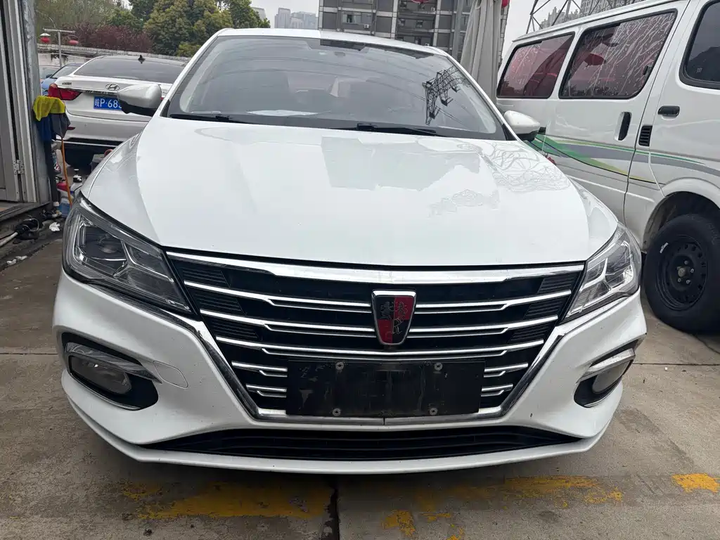 Roewe Roewe i5 2021 1.5L CVT Platinum Edition 2021 - thumbnail 2