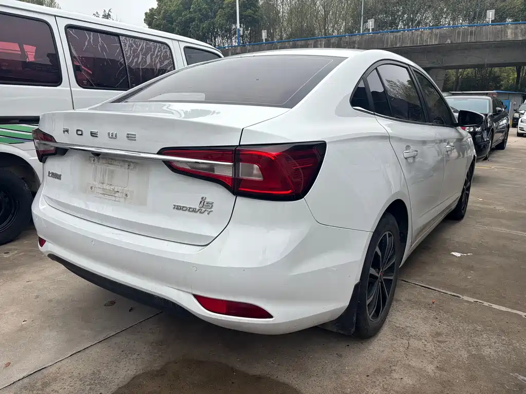 Roewe Roewe i5 2021 1.5L CVT Platinum Edition 2021 - thumbnail 3