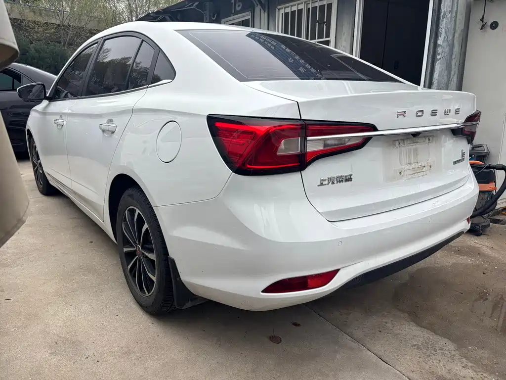 Roewe Roewe i5 2021 1.5L CVT Platinum Edition 2021 - thumbnail 5