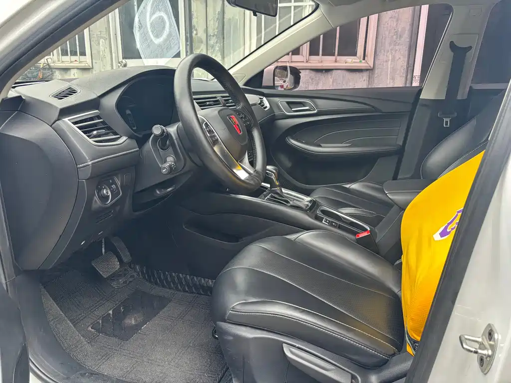 Roewe Roewe i5 2021 1.5L CVT Platinum Edition 2021 - thumbnail 11