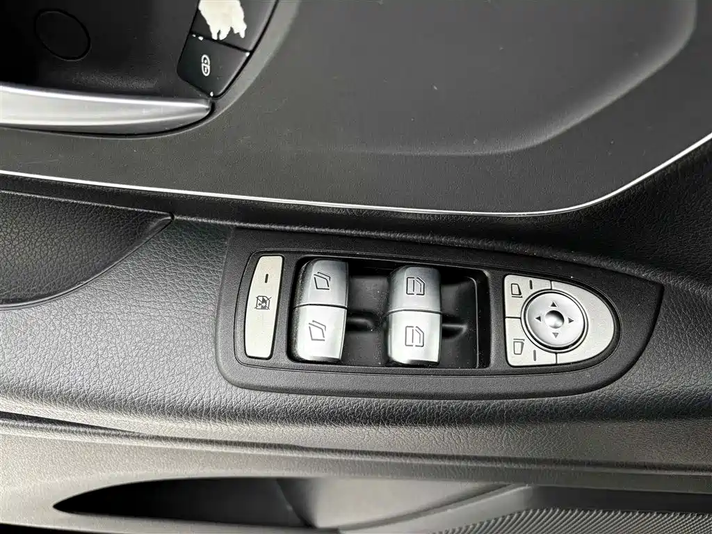 Mercedes-Benz Viano 2016 2.0T Business Edition 2016 - thumbnail 21