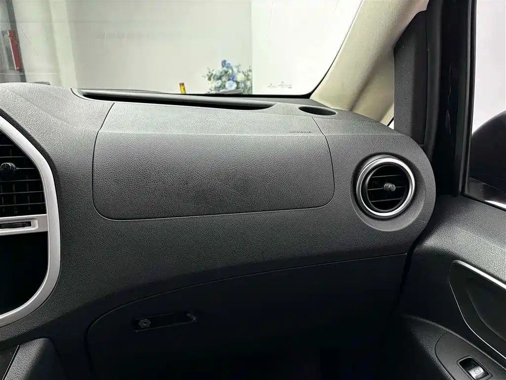 Mercedes-Benz Viano 2016 2.0T Business Edition 2016 - thumbnail 22