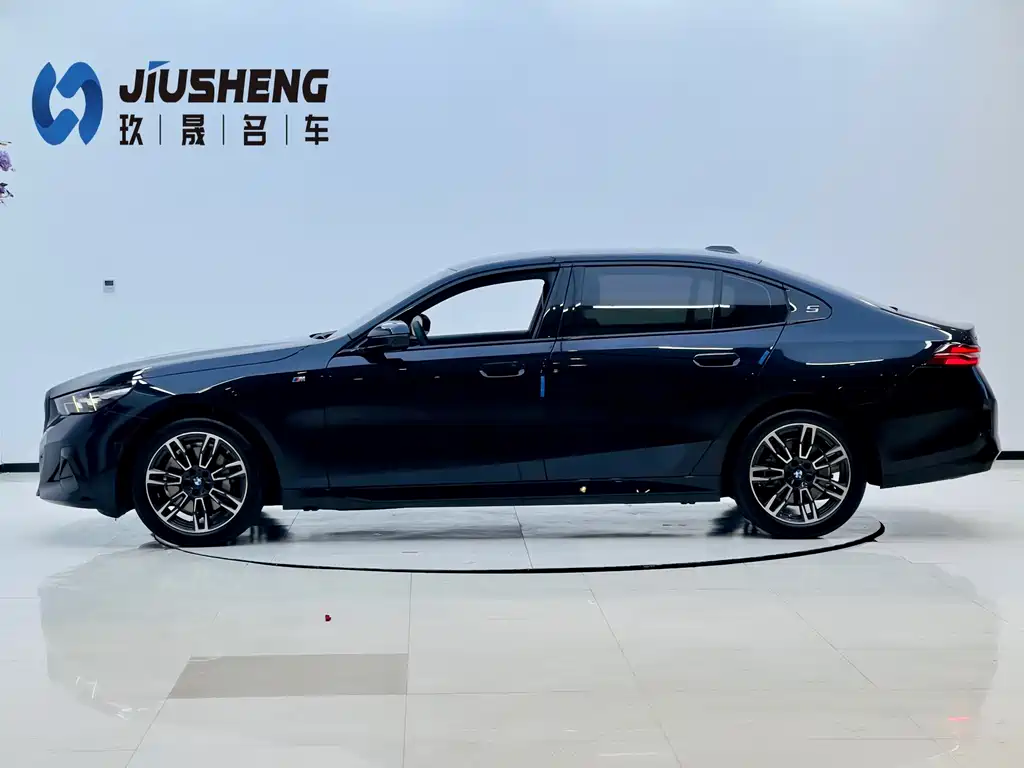 BMW BMW 5 Series 2025 530Li Leading Model M Sport Package 2025 - thumbnail 3