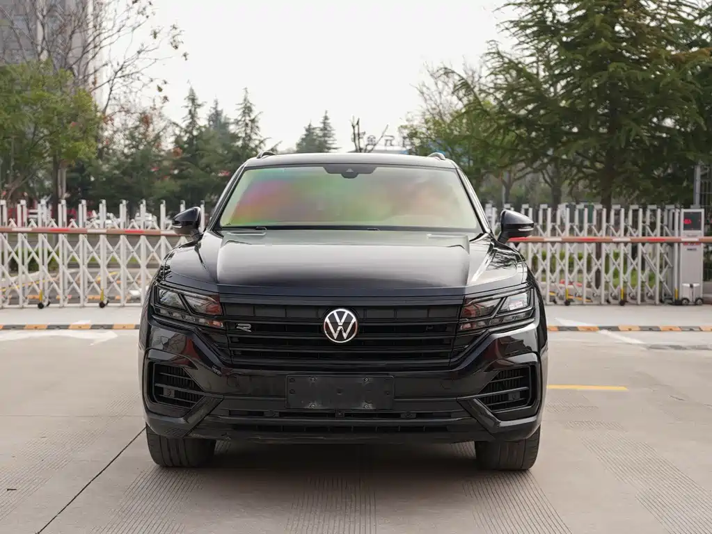 Volkswagen Volkswagen Touareg 2022 3.0TSI R-Line Black Sport Package 2022 - thumbnail 2