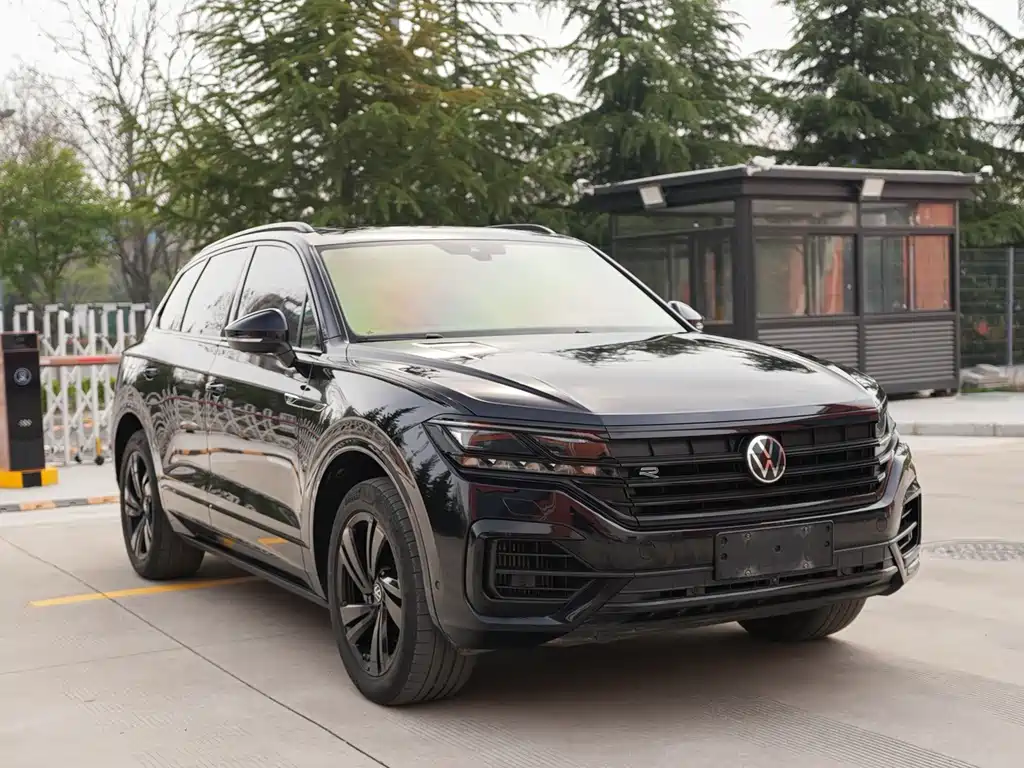 Volkswagen Volkswagen Touareg 2022 3.0TSI R-Line Black Sport Package 2022 - thumbnail 3