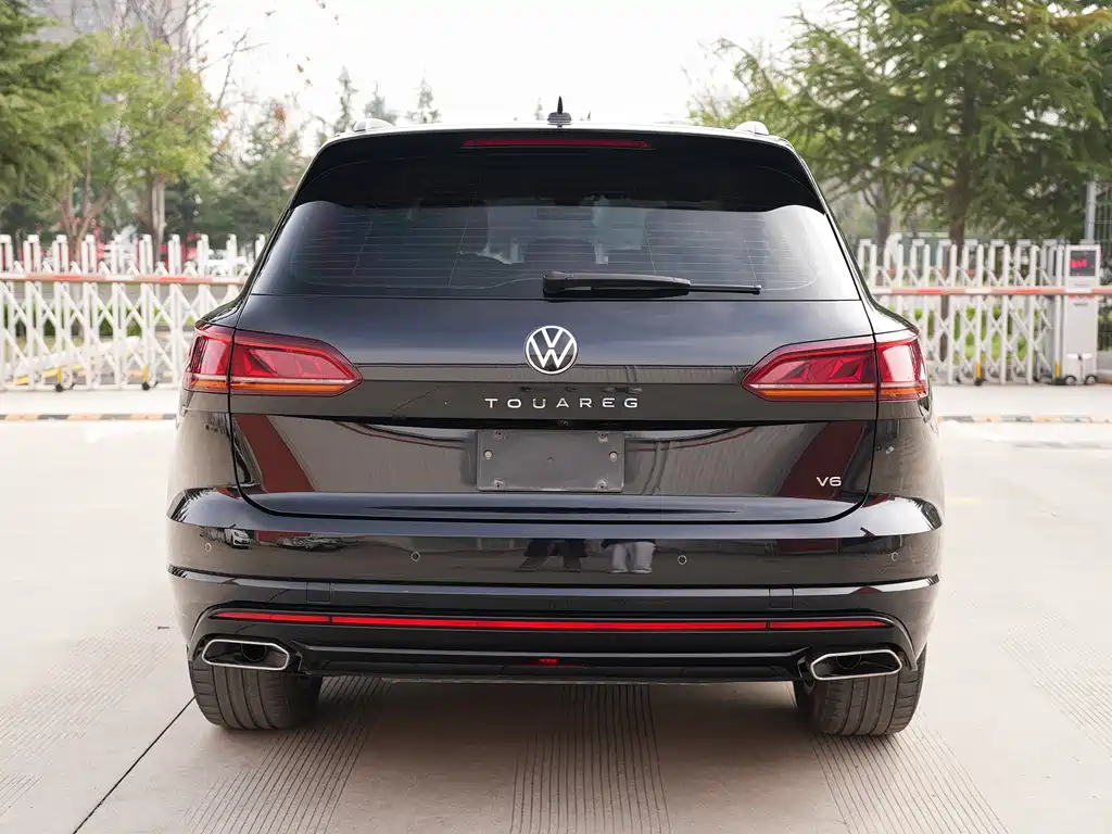 Volkswagen Volkswagen Touareg 2022 3.0TSI R-Line Black Sport Package 2022 - thumbnail 18