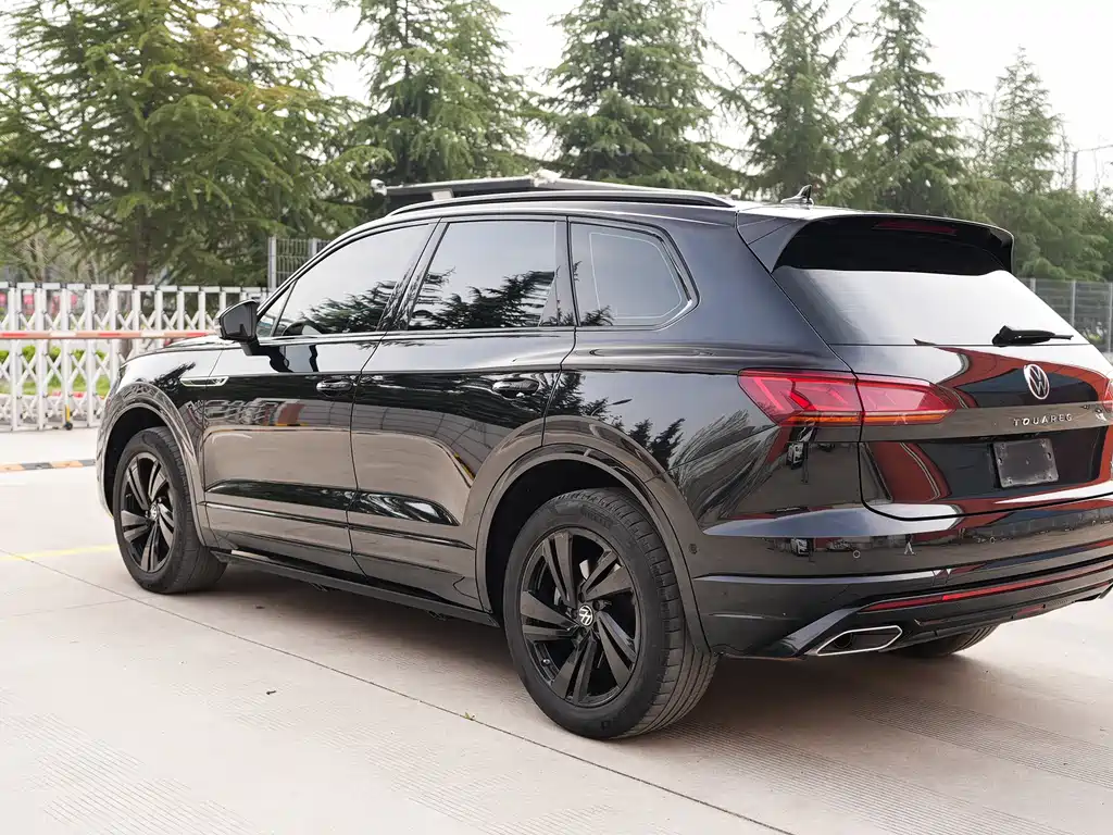 Volkswagen Volkswagen Touareg 2022 3.0TSI R-Line Black Sport Package 2022 - thumbnail 19