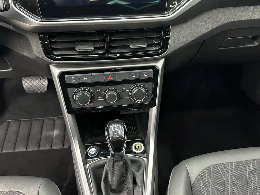 Volkswagen Tiguan 2021 1.5L Automatic Comfort Edition 2021 - thumbnail 12