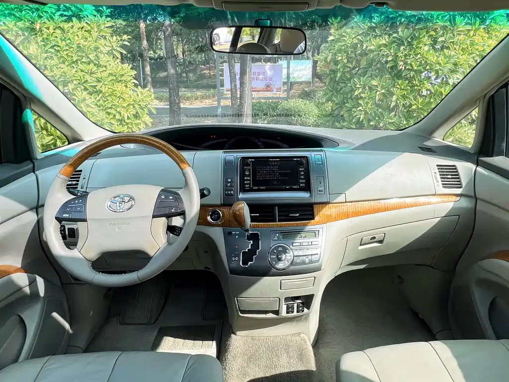 Toyota Toyota Previa 2012 2.4L 7-seater Luxury Edition 2011 - thumbnail 4