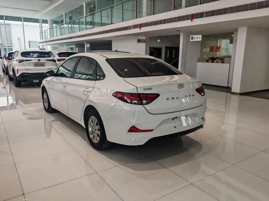 Hyundai Hyundai Elantra 2018 1.6L Automatic GL Version VI 2019 - thumbnail 12