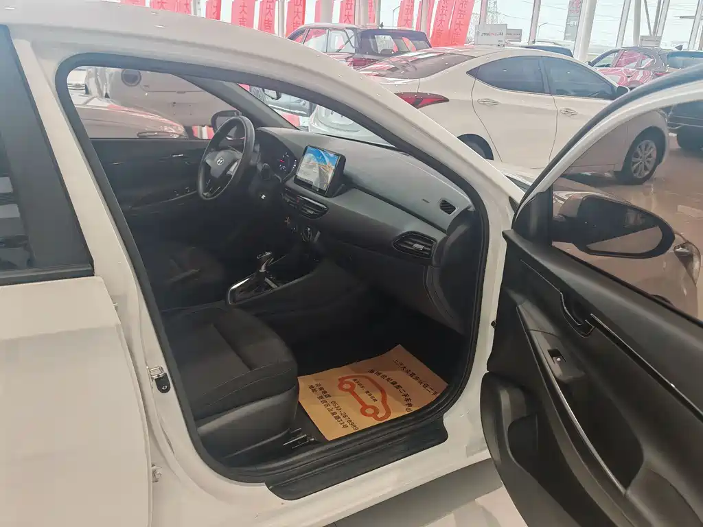Hyundai Hyundai Elantra 2018 1.6L Automatic GL Version VI 2019 - thumbnail 16