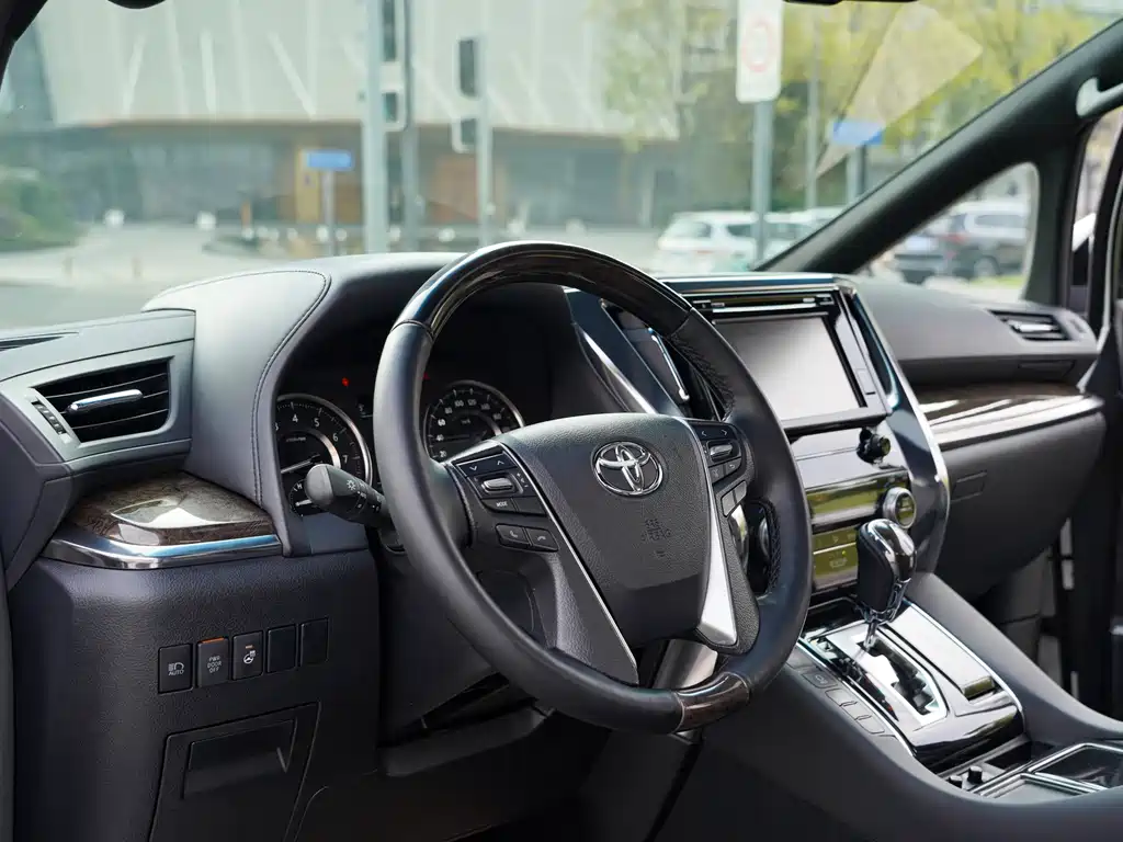 Toyota Alphard 2018 3.5L Executive Edition 2019 - thumbnail 8