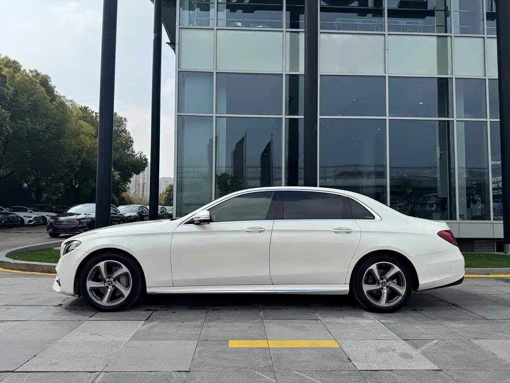 Mercedes-Benz Mercedes-Benz E-Class 2019 Model Year Facelift E 300 L Sport Luxury 2019 - thumbnail 4