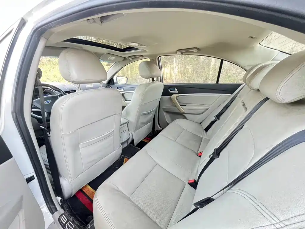 Geely Auto Geely Emgrand 2015 Sedan 1.5L CVT Upward Edition 2015 - thumbnail 4