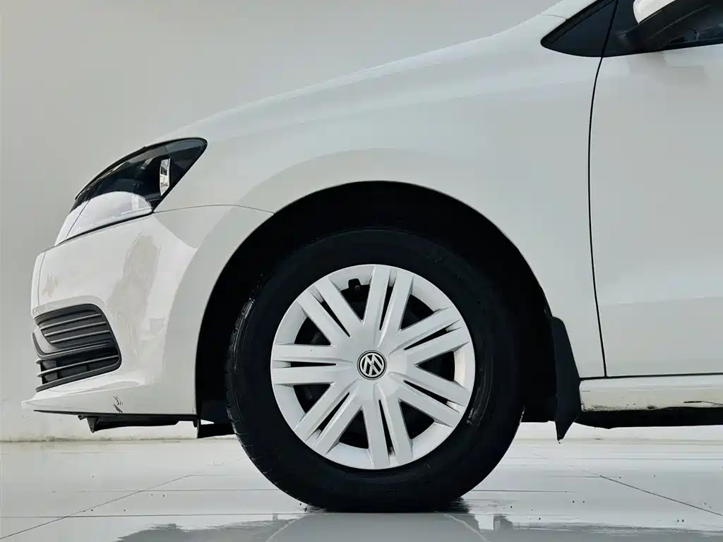 Volkswagen Volkswagen Polo 2018 1.5L Automatic Comfort Model 2019 - thumbnail 9