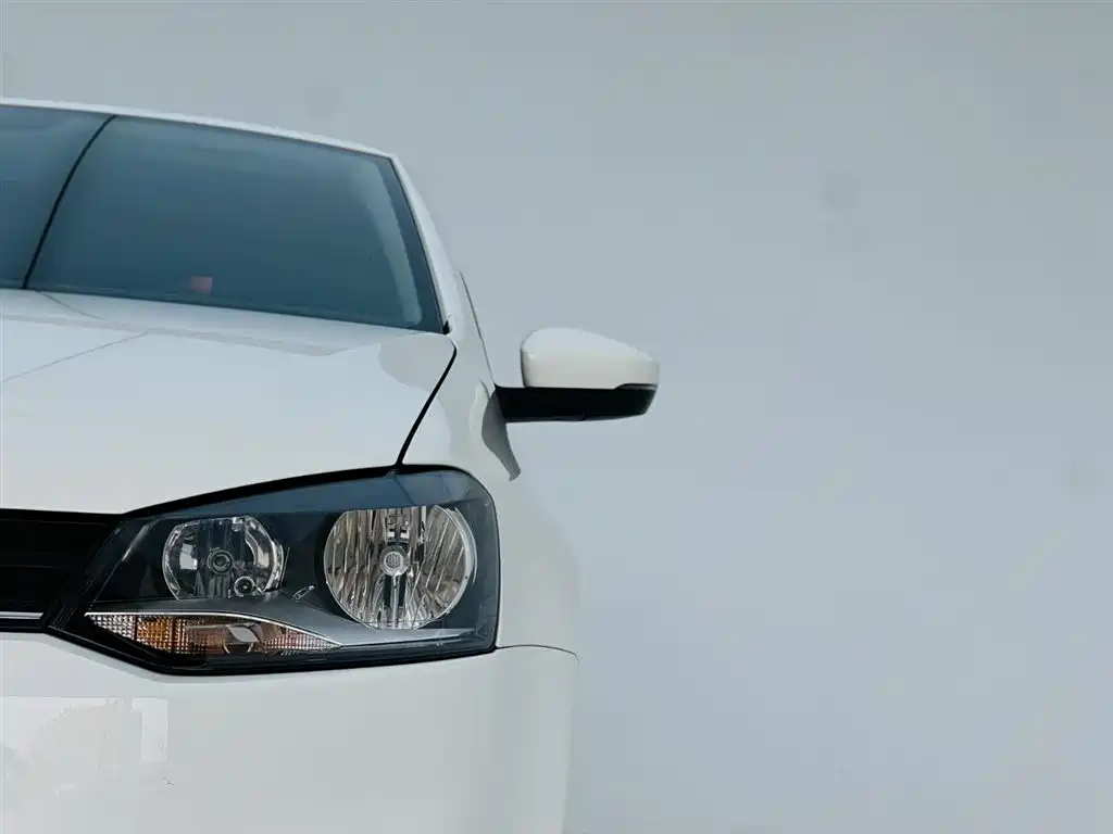 Volkswagen Volkswagen Polo 2018 1.5L Automatic Comfort Model 2019 - thumbnail 10