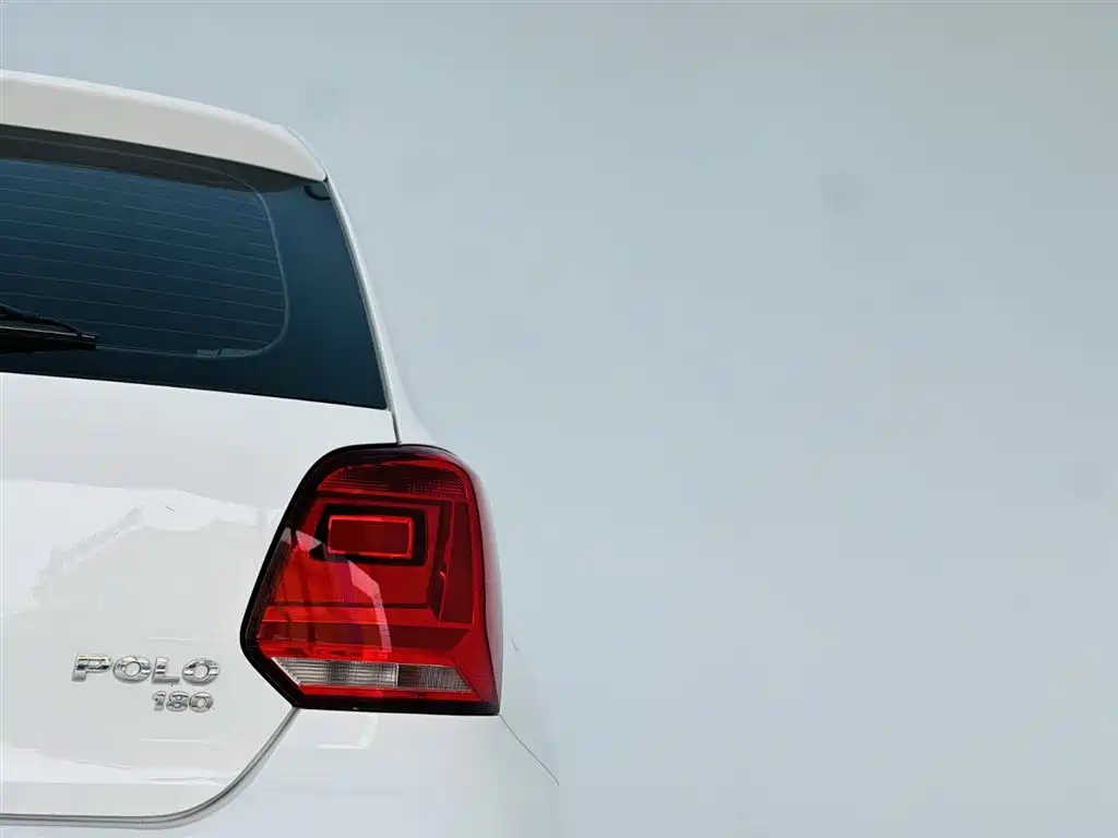 Volkswagen Volkswagen Polo 2018 1.5L Automatic Comfort Model 2019 - thumbnail 11