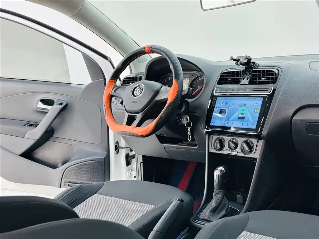 Volkswagen Volkswagen Polo 2018 1.5L Automatic Comfort Model 2019 - thumbnail 16